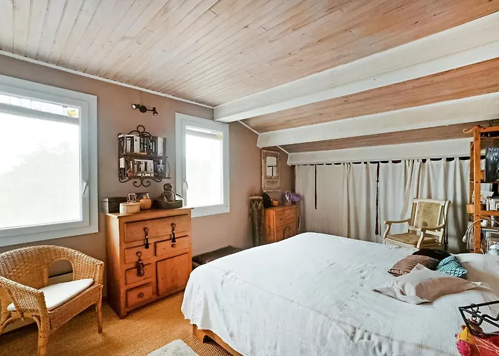 Σπίτι διακοπών 3 Bedroom In *